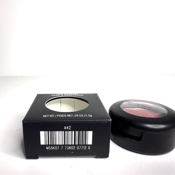MAC Eye Shadow Expensive Pink - Picture 10 of 10
